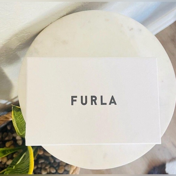 Furla Classic Credit Card Case Black NWT and Box - Picture 4 of 7